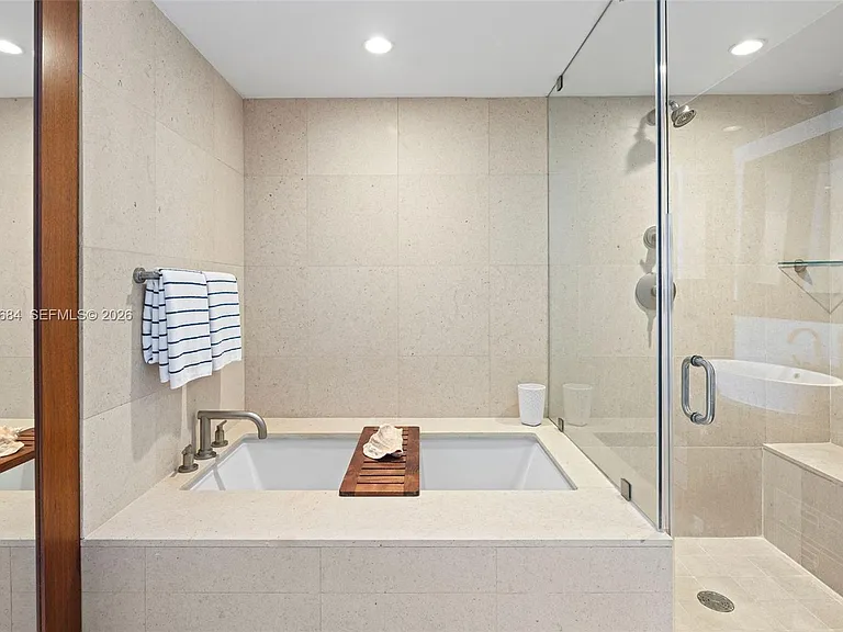 6801 Collins Ave #417 — Photo 16