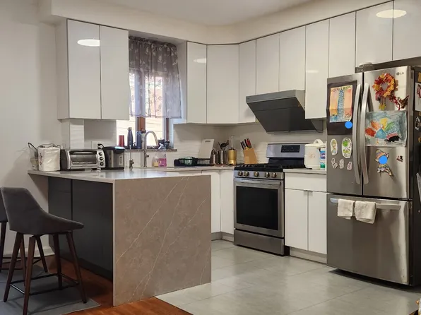 61-66 77th St, Flushing, NY 11379