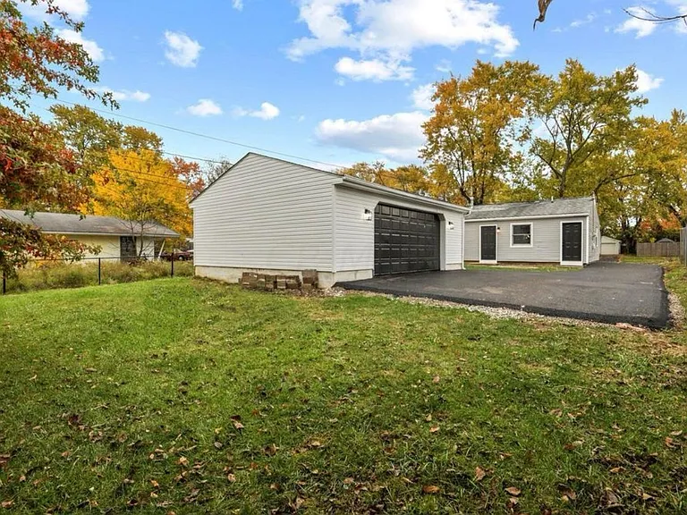 4450 Darley Ct — Photo 14