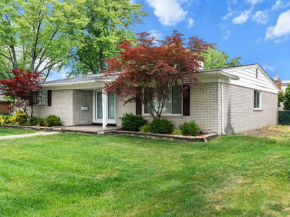 3rd image of 26734 Sheahan Dr
