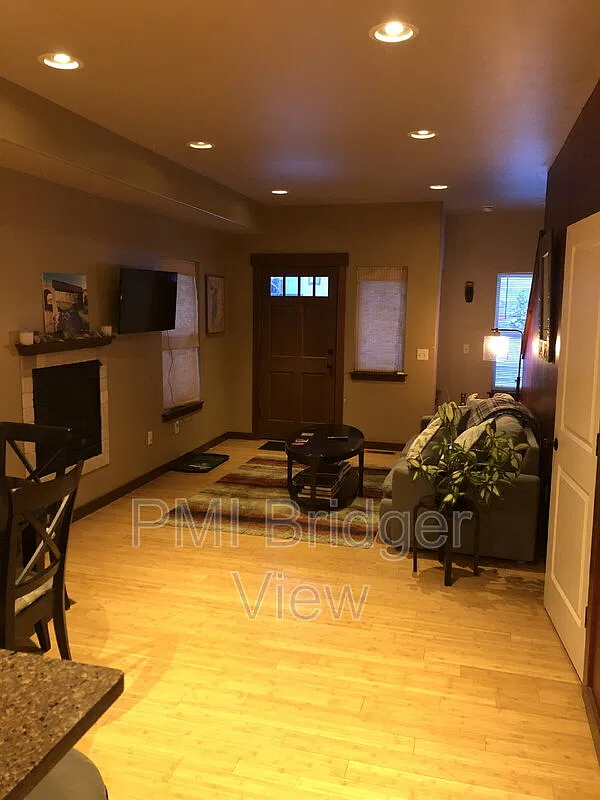 2 bed, 1.5 bath, 1088 sqft, $2,975 — Photo 3
