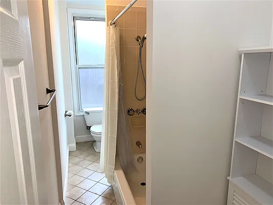 Rented by RealTegrity NY LLC | media 35