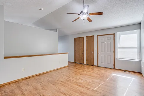 1008 E Karla Ct — Photo 5