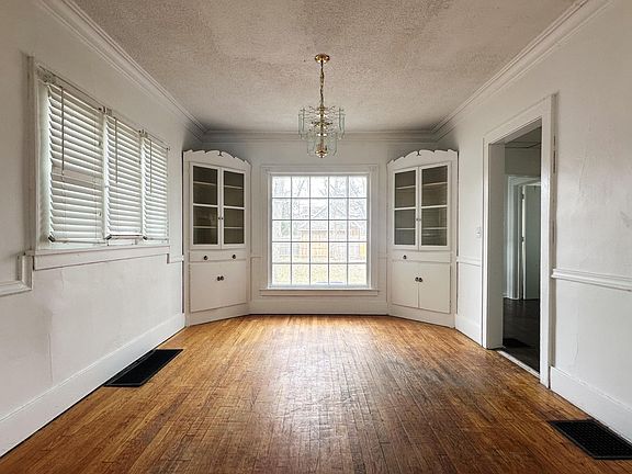 4th image of 1042 Fuller Ave SE