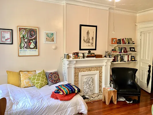 Rented by Douglas Elliman | media 7