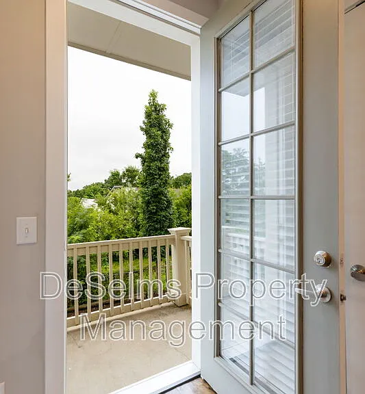 214 Porter Village Cir — Photo 11