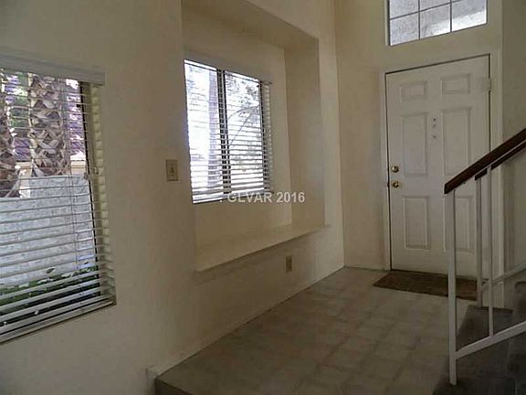 5th image of 3325 Hyannis Cir