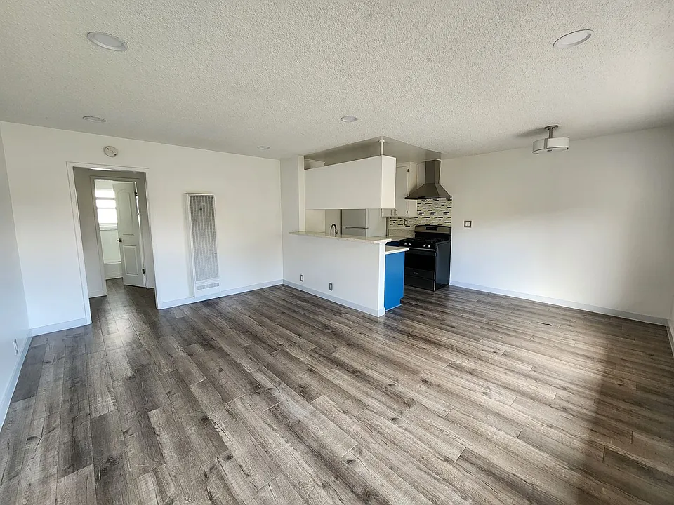1576 Locust Apts LLC