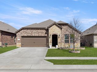 11017 Los Alamos Dr, Aubrey, TX 76227