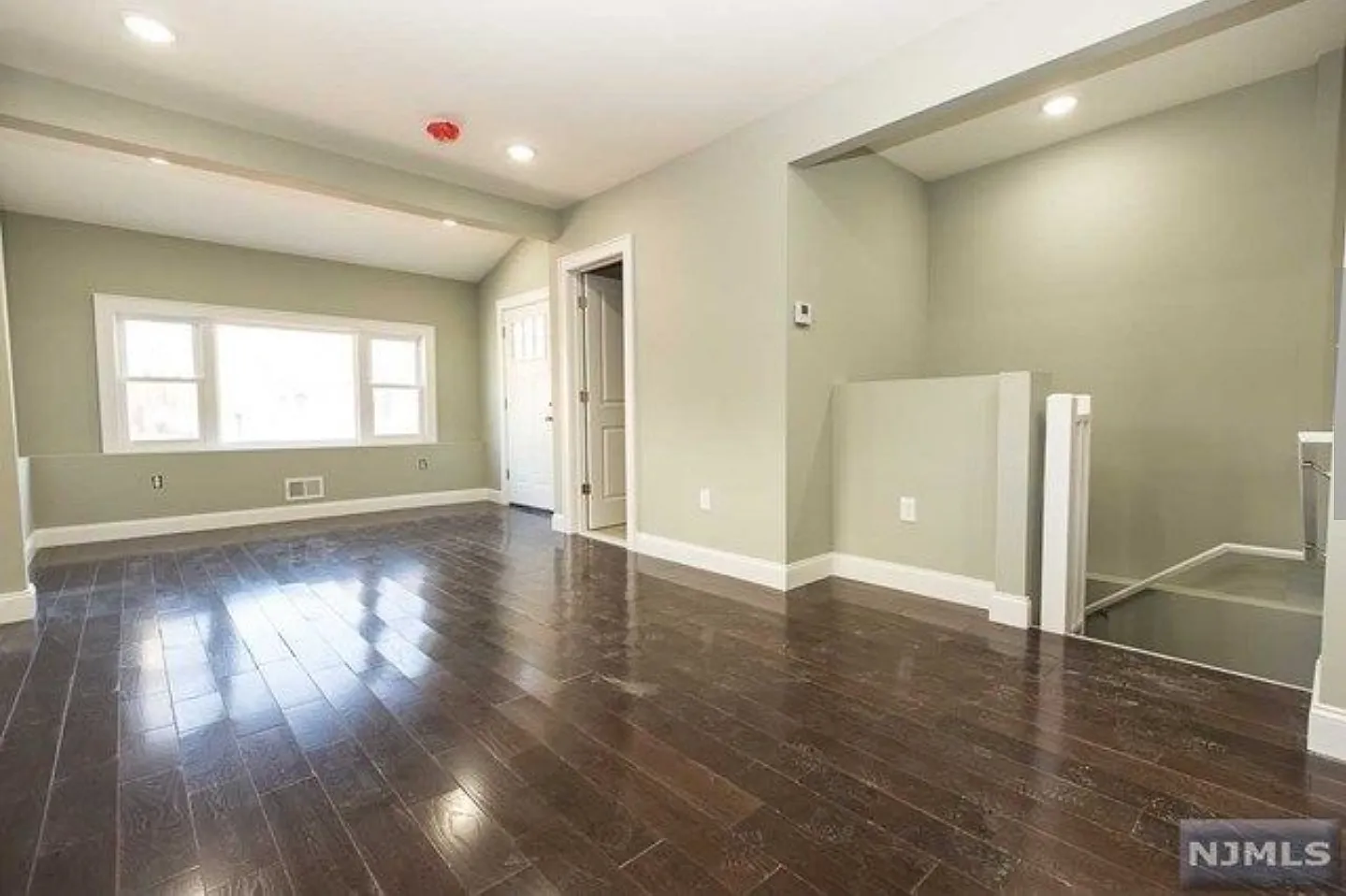 2 bed, 2.5 bath, 1200 sqft, $3,000 — Photo 3