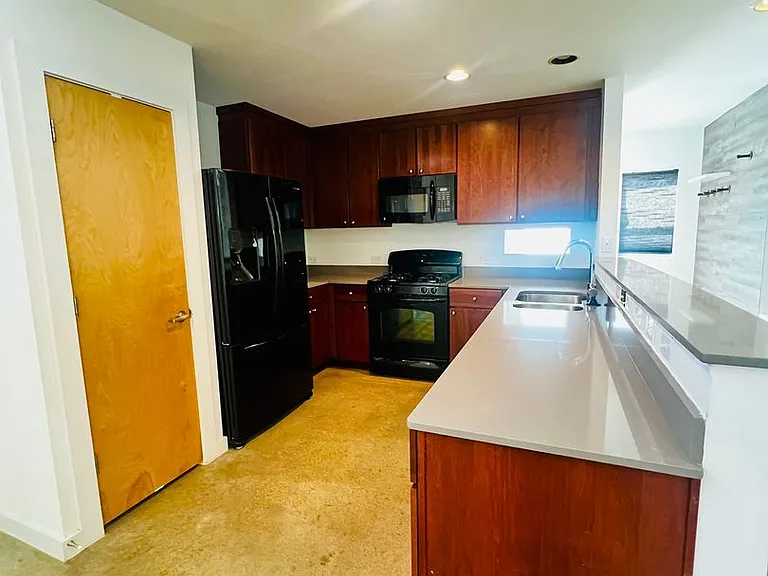 5900 Toscana Ave — Photo 9
