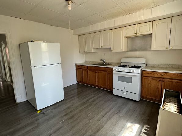 46 2nd Ave FLOOR 1