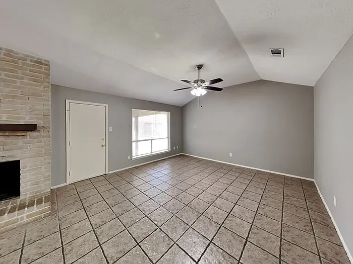 24030 Griffin House Ln — Photo 4
