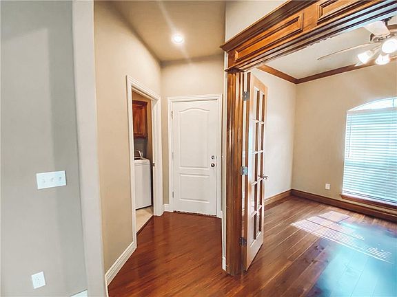 5th image of 3701 New London Ave