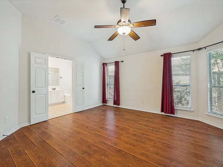 1615 Bur Oak Dr — Photo 18