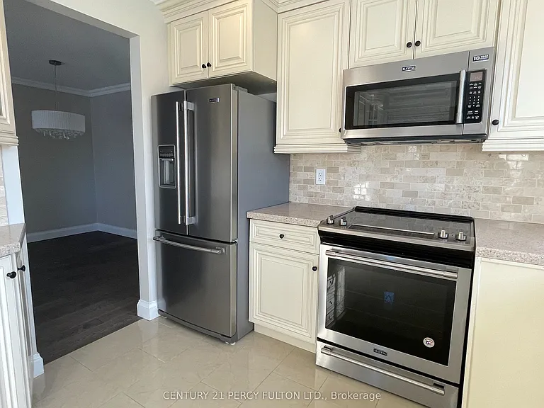 771 Krosno Blvd #UPPER — Photo 2