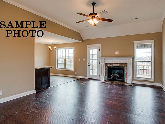 3rd image of 209 Autumnwood Blvd