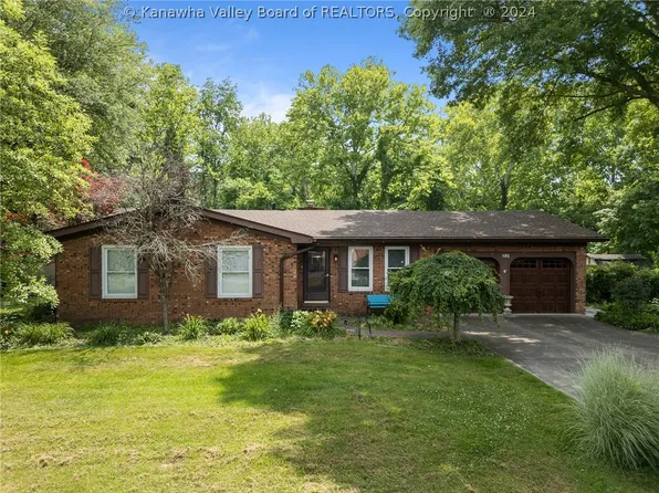 125 W Beechwood Ests, Scott Depot, WV 25560