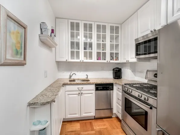 230 East 15th Street 2C image 5 of 6