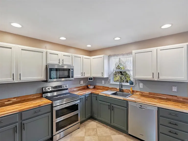 2109 Brookview Ct — Photo 14