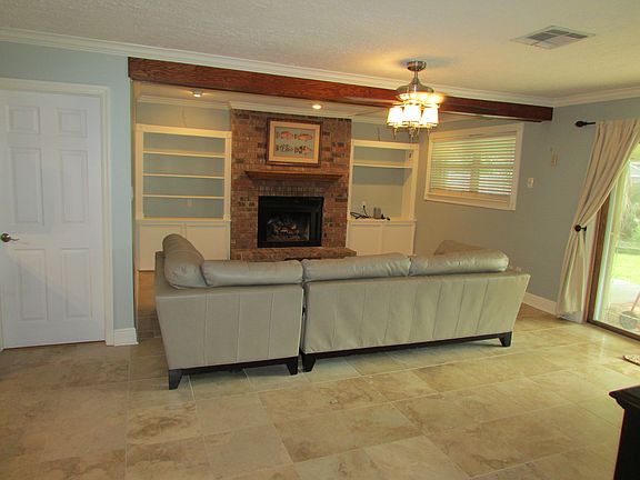 Leather sofa can stay