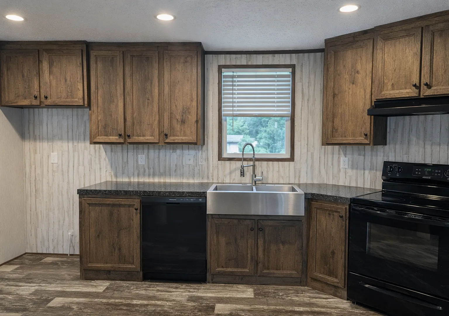 3 Bedroom Trailer in Abbeville — Photo 4