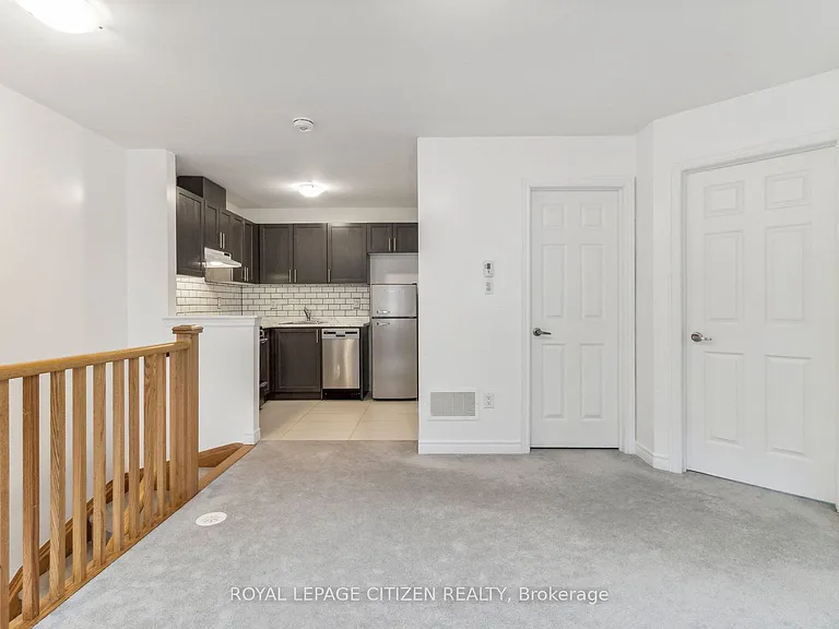 526 Whites Hill Ave #B — Photo 14