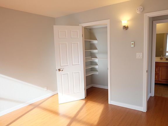 5th image of 11 27th Ave APT 102