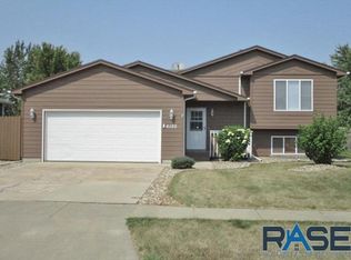 6120 W 66th St, Sioux Falls, SD 57106
