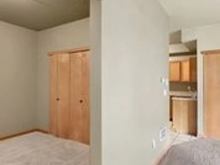 245 32nd St — Photo 12