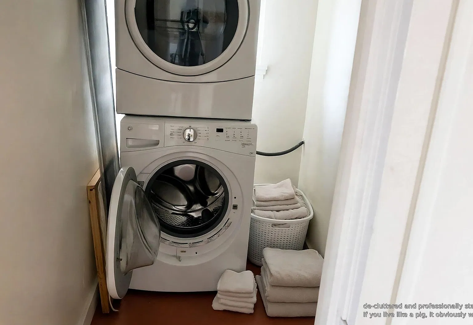 Uniquely Gorgeous Apt, Perfect Location for NEU Students, Laundry in Unit. Reno! YT Video Tour Be... — Photo 4