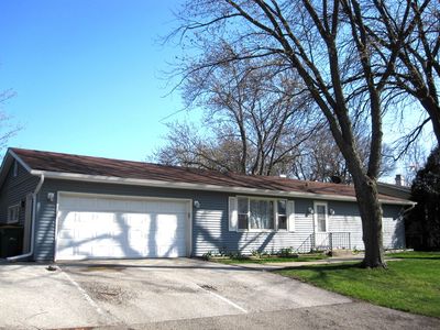 435 Alpine Dr, Round Lake, IL, 60073