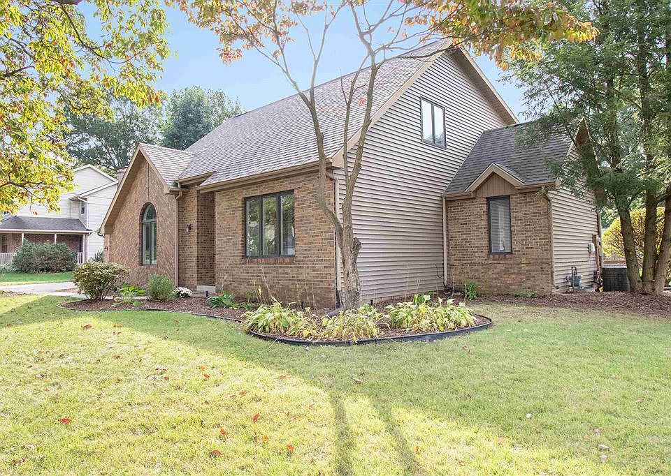 1st image of 18420 Cypress Dr