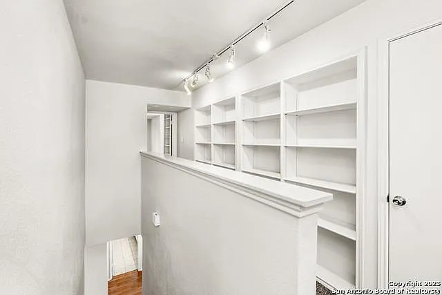 3 bed, 2658 sqft, $2,295 — Photo 2