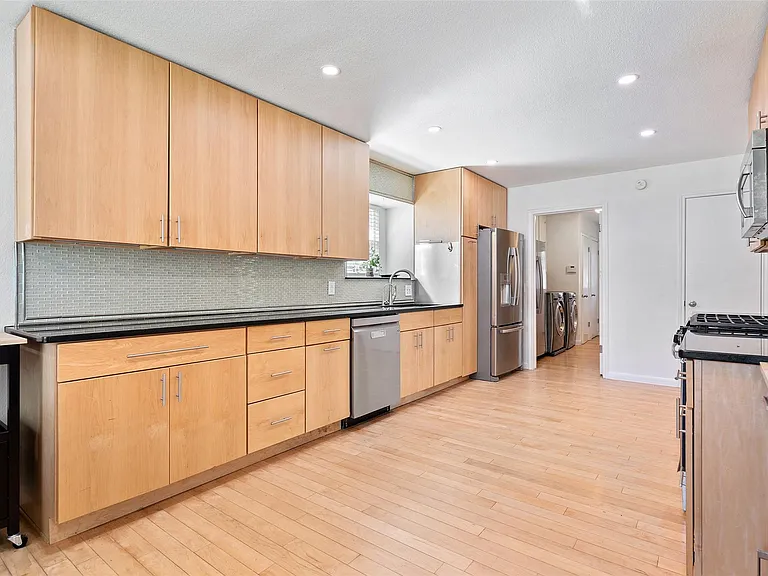 6906 One Oak Rd — Photo 5