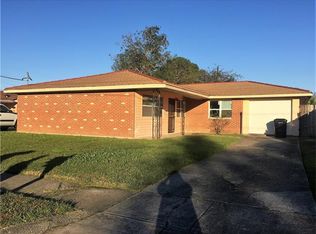 5001 Schindler Dr, New Orleans, LA 70127
