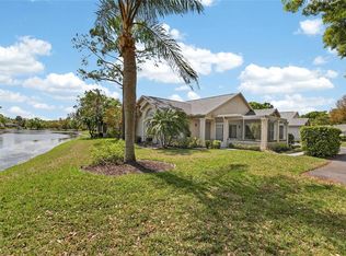 1122 Golfview Woods Dr #1122, Sun City Center, FL 33573