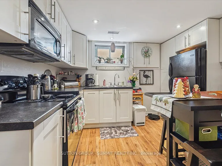 9 Grenadier Dr #LOWER — Photo 5