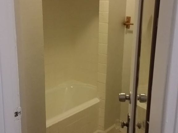 5th image of 4548 Felton St