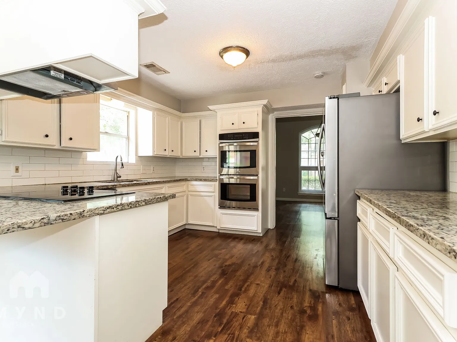 4 bed, 3.5 bath, 4272 sqft, $2,865 — Photo 4