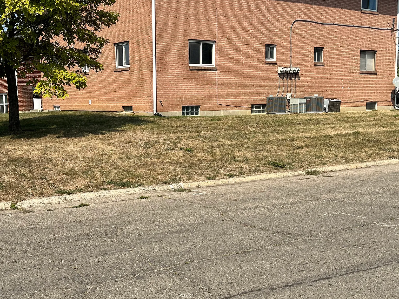 898 Byron Ave — Photo 1