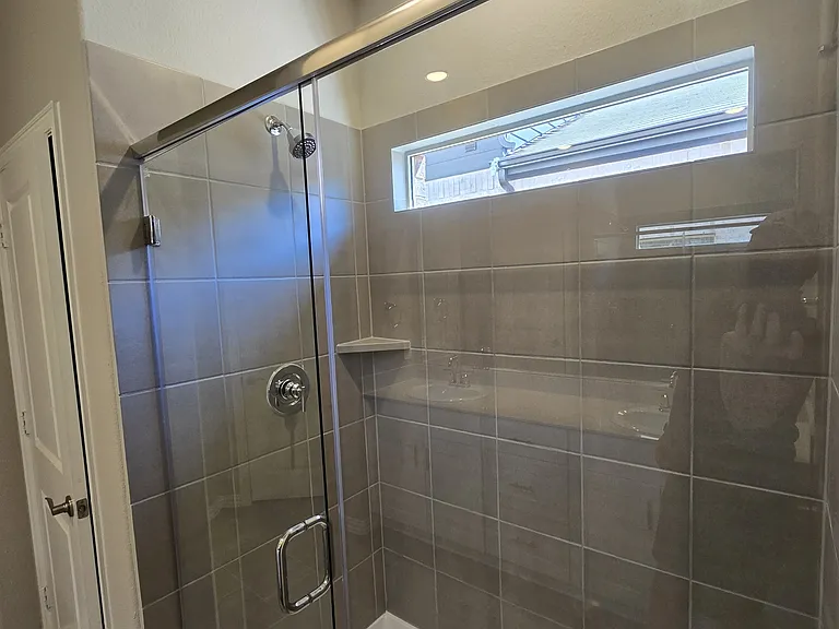 2223 Cliff Springs Dr — Photo 18