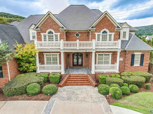 2 Huntleigh Pl, Gurley, AL 35748