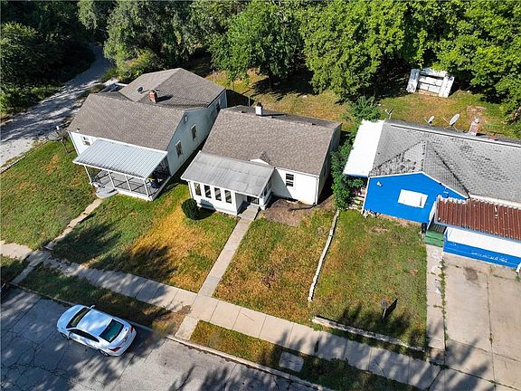 4th image of 3350 Jackson Ave