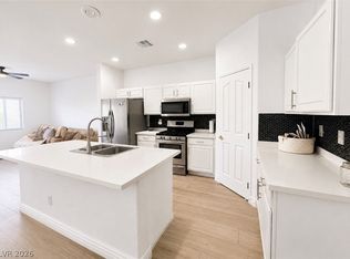2444 Belt Buckley Dr, Henderson, NV 89002