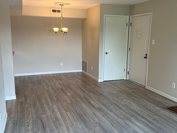 2nd image of 141 W Woodbine Ave APT G