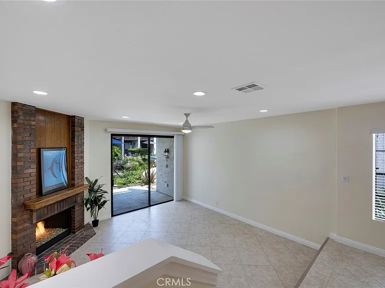 319 Molokai Dr — Photo 11