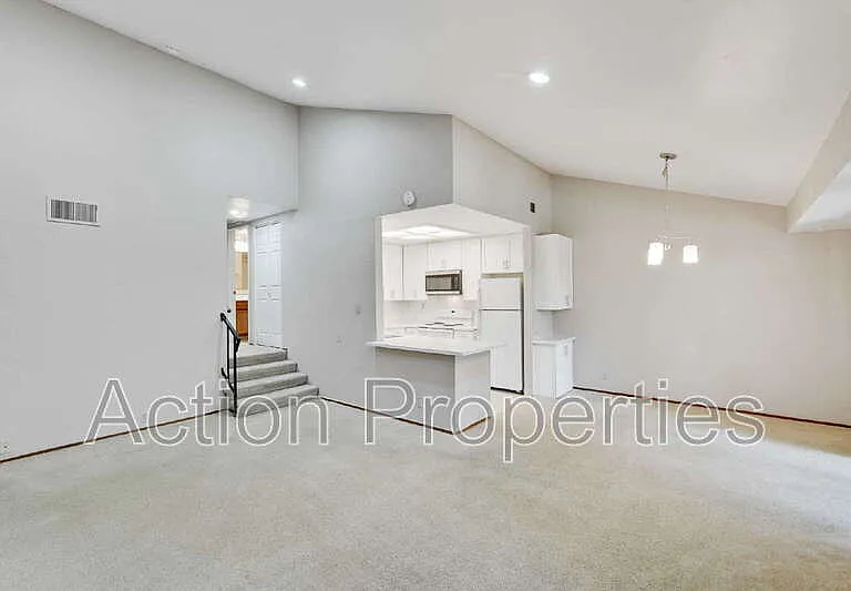 437 Costa Mesa Ter #F — Photo 4
