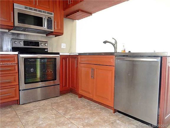 5th image of 1428 Euclid Ave APT 402