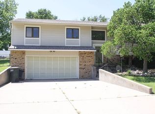 611 Sunrise Ave, Pratt, KS 67124